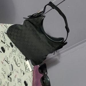 AUTHENTIC Gucci Logo Handbag